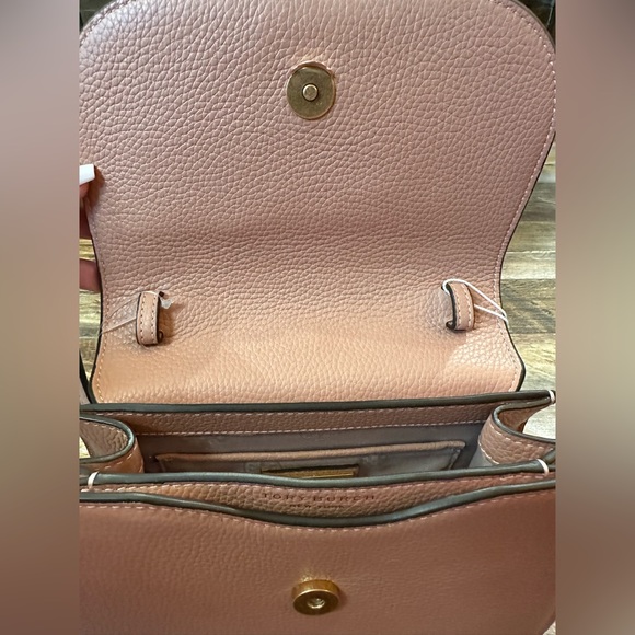 Tory Burch Crossbody Bag. Pebbled Leather. New with Tags - Picture 5 of 11